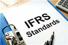 Ảnh hưởng của việc áp dụng IFRS 3 (Hợp nhất kinh doanh) - Kế toán lợi thế thương mại đối với giá trị thị trường của doanh nghiệp